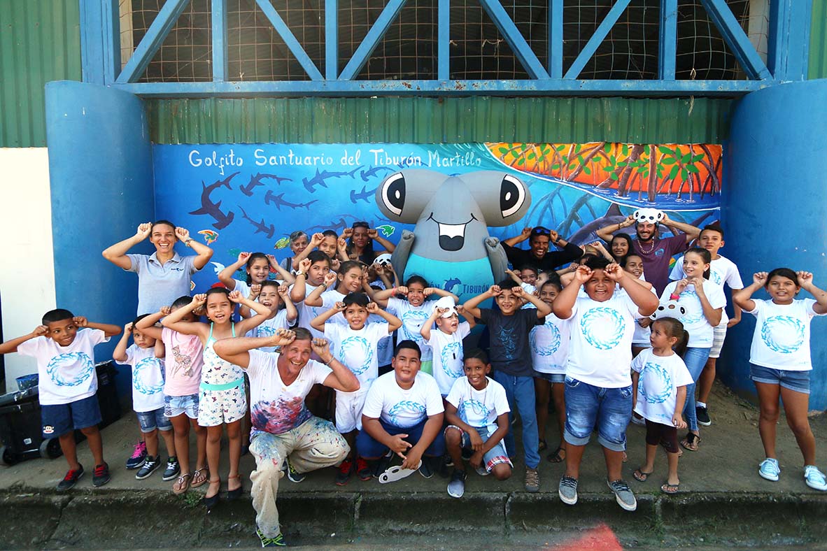 Educational program hosted by Misión Tiburón to educate local children about the hammerhead shark.